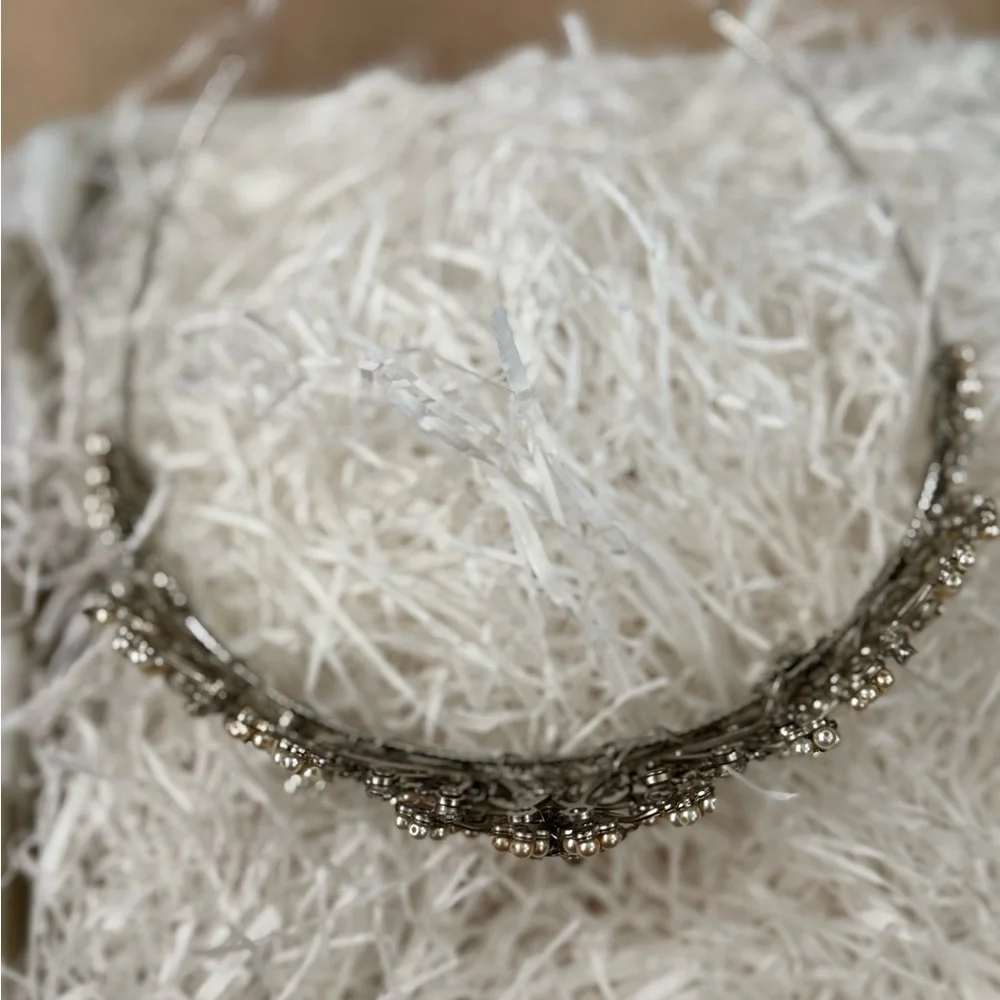 Bridal Headband with Swarovski Crystals – Elegant & Timeless - Picture 6 of 6